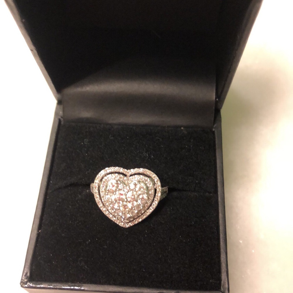 1carat diamond heart ring. Worn only once.